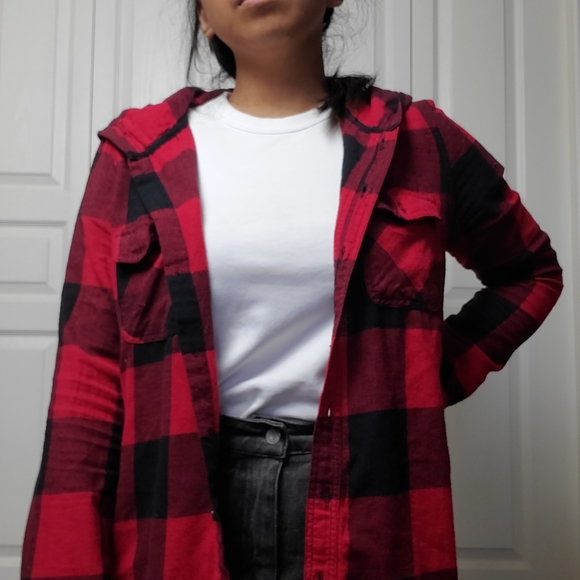 Red and black flannel - Picture 1 of 6